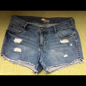 Women’s Old Navy The Diva Jean shorts size 6